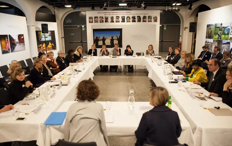 Medlemmar från det svenska, norska, danska, finska och isländska nätverket för kvinnliga fredsmedlare samlas i ett nordiskt nätverk.