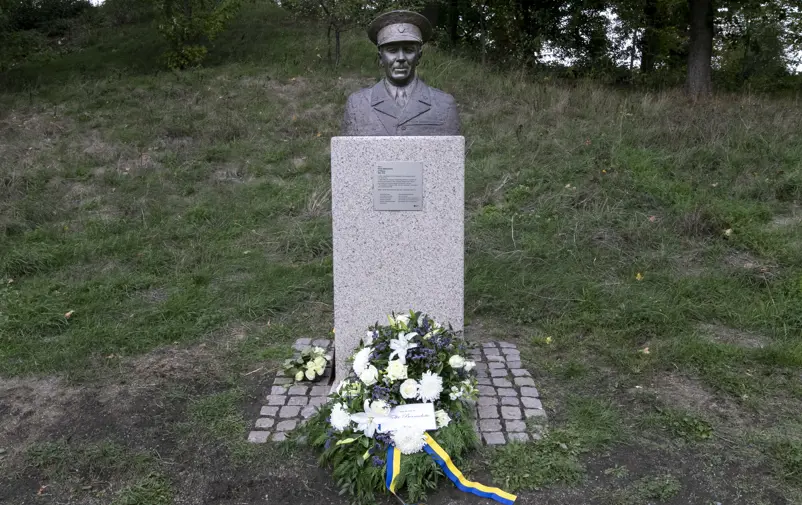 Folke Bernadotte’s bust in Stockholm.